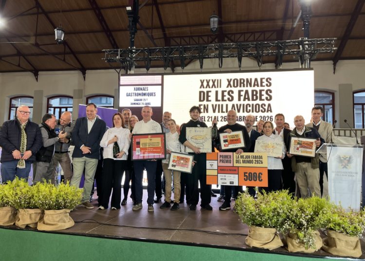 La mejor fabada del mundo se hace en esta sidrería de Gijón: «Estamos que no nos lo creemos»