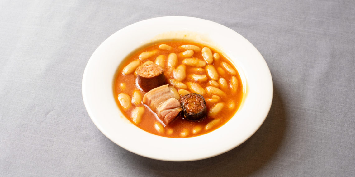 ¿Se hace en una sidrería de Gijón la mejor fabada del mundo?