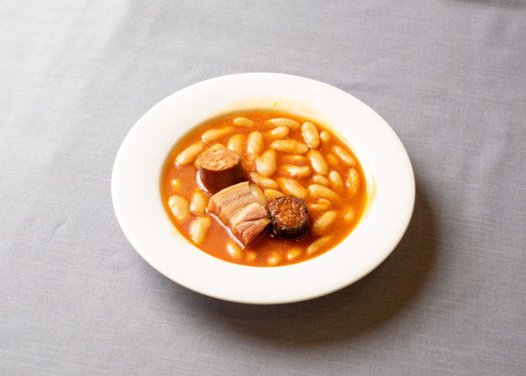 ¿Se hace en una sidrería de Gijón la mejor fabada del mundo?