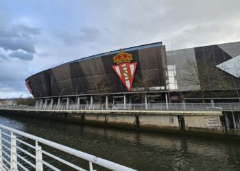 Un ‘gol’ para el futuro de El Molinón: el Ayuntamiento iniciará la reforma del estadio este mismo año