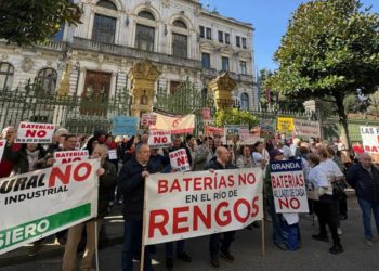 Denuncian que Asturias sigue autorizando proyectos de baterías en suelo no urbanizable pese a la suspensión de licencias