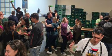 ‘Culinos’ por el éxito: la Primer Sidre l’Añu cierra otro año de afluencia multitudinaria y ‘folixa’ a raudales