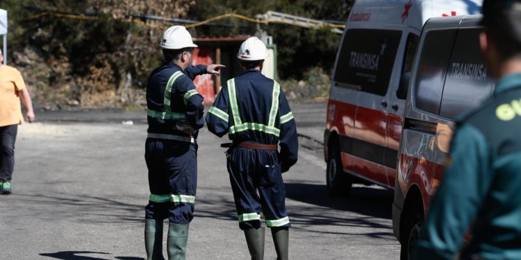 El dictamen de la comisión apunta al descontrol político en la tragedia de la mina de Cerredo