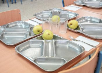 Las últimas explicaciones por el retraso del contrato de los comedores colman la paciencia de las AMPAS: «Queremos claridad»