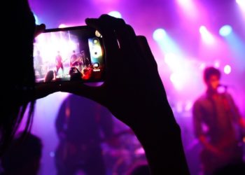 Ni escenarios, ni camerinos, ni pasarse de hora: así se ha asegurado Asturias el regreso de la música en vivo a sus bares