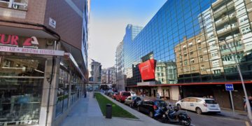 La ‘crisis de los aparcamientos’ se traslada a El Llano: «Hacen falta medidas que racionalicen y ordenen esto»