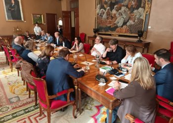 Malestar en los partidos por el perfil del candidato propuesto por el PSOE para RTPA y la falta de diálogo