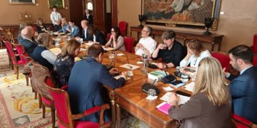 Malestar en los partidos por el perfil del candidato propuesto por el PSOE para RTPA y la falta de diálogo