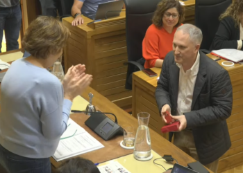 Del Corro toma posesión como concejal