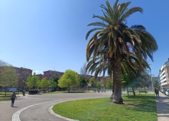 Detienen a un joven de 19 años por causarle la muerte a un hombre de 51 en un parque de Contrueces