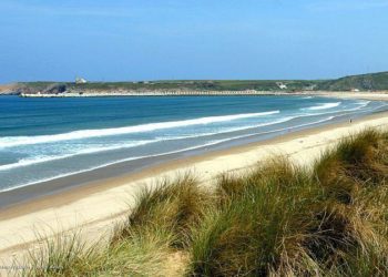 Una persona pide auxilio en Castrillón tras caer en un agujero del que no sabe dar su localización