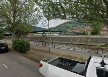 Rescatan el cuerpo de un hombre que flotaba boca abajo en el Caudal