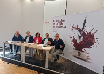 Gijón saborea el chocolate con una exposición y presencia en 40 locales de la ciudad: «Jovellanos era un apasionado»