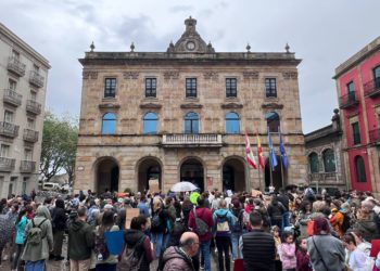 Caos en los comedores escolares: prórroga urgente en Gijón entre denuncias y desconfianza