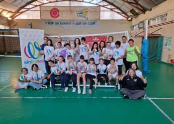 Una red que une: el voleibol inclusivo conquista el Colegio Cervantes