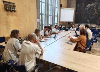 Los médicos mantienen los paros tras la primera reunión con Salud y piden avances en la jornada laboral