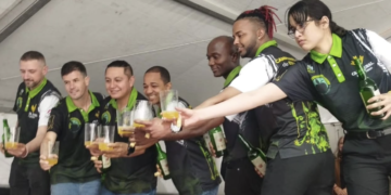 Gijón, por Montera: la sidrería lidera el campeonato de escanciadores