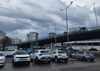 Ladrón a la fuga en Gijón: roba un camión, atropella a un motorista, huye a pie y continúa desaparecido