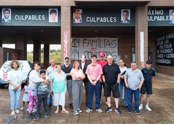 Los vecinos del ‘bloque en lucha’ de Río Piloña dan un puñetazo sobre la mesa: «nunca» rechazaron contratos