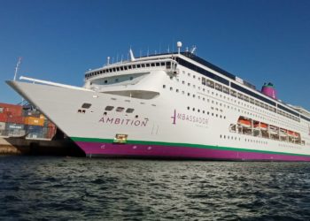 Sin cambios en la ruta del MS ‘Ambition’: el crucero confinado en Burdeos llegará a Gijón el domingo