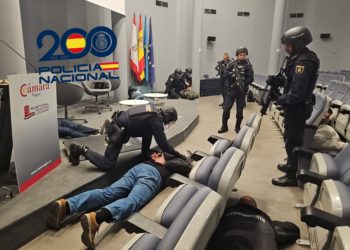 Sirenas, luces de emergencia y agentes armados: nuevo simulacro antiterrorista en Gijón