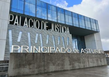 Tres años y medio de cárcel para uno de los autores de un robo a punta de pistola en un hotel gijonés