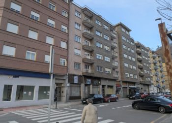 Prisión para una pareja en Mieres por una brutal paliza y el robo a una mujer que iba con su hijo de dos años