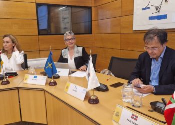 Saavedra mueve ficha: Asturias prepara una normativa sanitaria propia ante el bloqueo de la reforma nacional