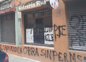 Vandalizan la futura sede de ‘Mar de Niebla’ en La Calzada diez días después de que Vox afirmase que la obra carece de licencia