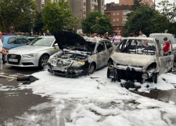 El Polígono amenaza con movilizaciones después de verano si no se acaba con la lacra de los coches abandonados