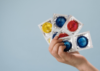 Adiós a pagar por los condones: las farmacias los entregarán gratis a jóvenes de 16 a 22 años