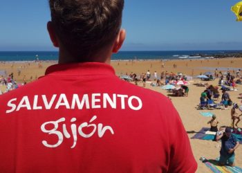 Los socorristas de Gijón siguen sin las casetas exigidas por Inspección de Trabajo
