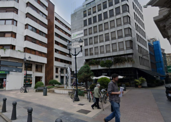 Una mujer fallece en una notaría del centro de Gijón