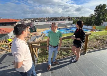Ni toboganes ni chapuzones: el parque acuático de Corvera retrasa su apertura
