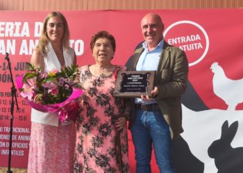 La mujer que lleva 40 años llevando la huerta de Gijón al Rastro recibe un reconocimiento
