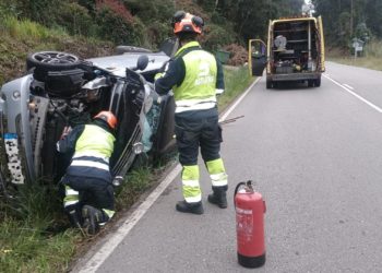 Milagro en el Alto del Palomo: sale ilesa tras volcar aparatosamente su coche