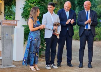 Entre fórmulas y versos: el joven ingeniero de la Universidad de Oviedo que ha ganado el prestigioso Premio de Poesía Antonio Gala