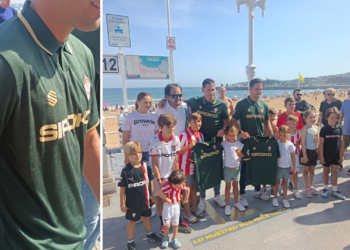 El Sporting lleva la barandilla de El Muro en su segunda piel