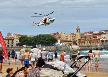 Gijón alza la vista a los cielos por vigésima vez: un nuevo éxito del Festival Aéreo Internacional