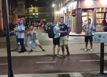 La cara oscura del Mundial: hinchas de ambas selecciones protagonizan una pelea en Fomento