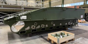 La paralización de proyecto VAC lleva a la plantilla de la Fábrica de Armas a solicitar ayuda institucional