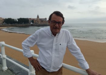 Laude Martínez: «Me dedico a lo que me llamen, menos pal’ striptease, la Virgen de Covadonga no me ayudó pa’ eso»