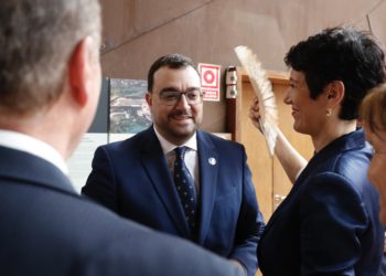 Barbón reivindica el autogobierno en la FIDMA, muestra su apoyo a Ceuta y exige un nuevo modelo de financiación
