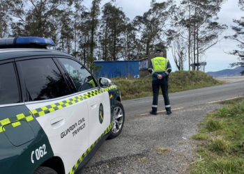 Un aparatoso accidente siembra el caos en Villaviciosa y deja cuatro heridos