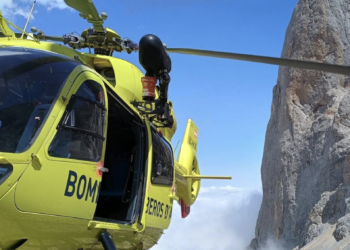 Dos horas de operativo en Picos de Europa para evacuar a una senderista indispuesta