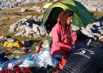 Doble rescate en los Picos de Europa: el SEPA auxilia de forma consecutiva a un espeleólogo y a un senderista