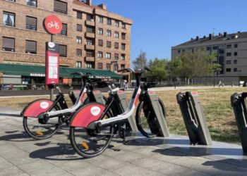 Conseyu y OXM cargan a una contra el Ayuntamiento por el «abandono» de ‘Gijón Bici’: «Nadie toleraría esto en EMTUSA»