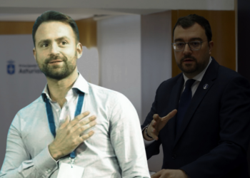 «El tiempo se les acaba»: Queipo endurece su ofensiva contra Barbón pensando ya en 2027