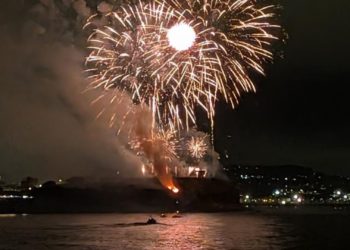 Hubo fuego en el Cerro, pero no solo de artificio: un pequeño incendio se ‘cuela’ entre lo más comentado de la noche