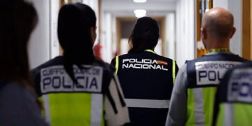 Detienen al hombre que apuñaló por la espalda a su expareja en plena calle en El Llano